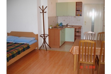 Croaţia Privát Pula, Exteriorul